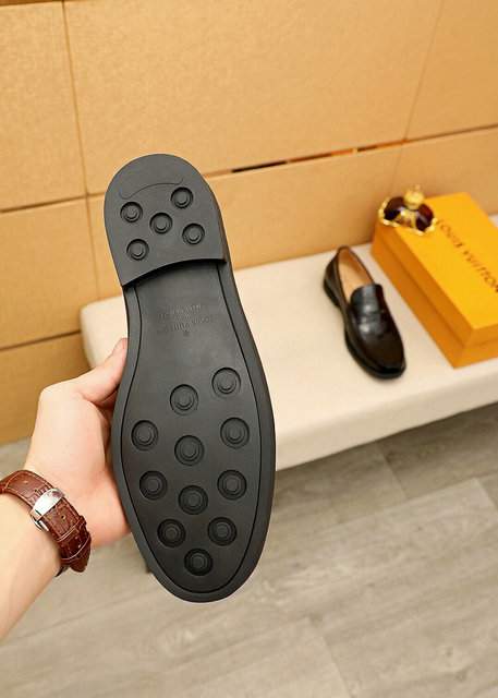 Picture of Louis Vuitton Shoes _SKU22516174SZ38-4413868